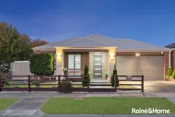 49 Mcewan Drive, Cranbourne East