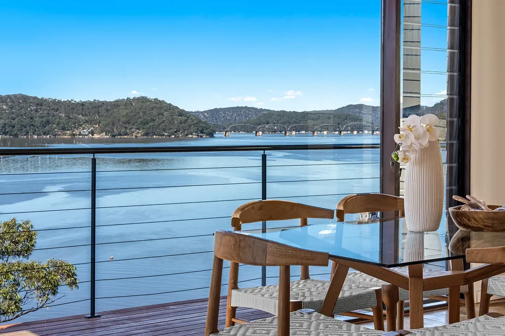 Mooney Mooney 4બેડરૂમ Sweeping Water Views From Every Angle