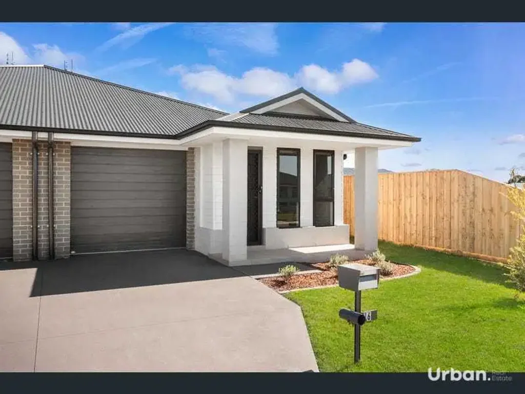 Modern Comfort & Low-Maintenance Living in Lochinvar.