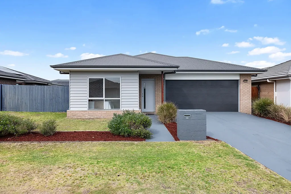 18 Foxtail Street, Fern Bay, NSW 2295