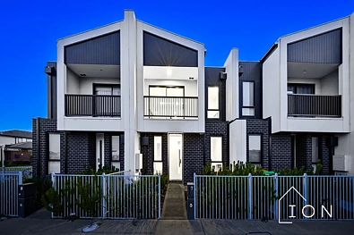 Clyde 4 Slaapkamer BY APPOINTMENT ONLY. Stylish, Low-Maintenance Living with Exciting Growth Nearby