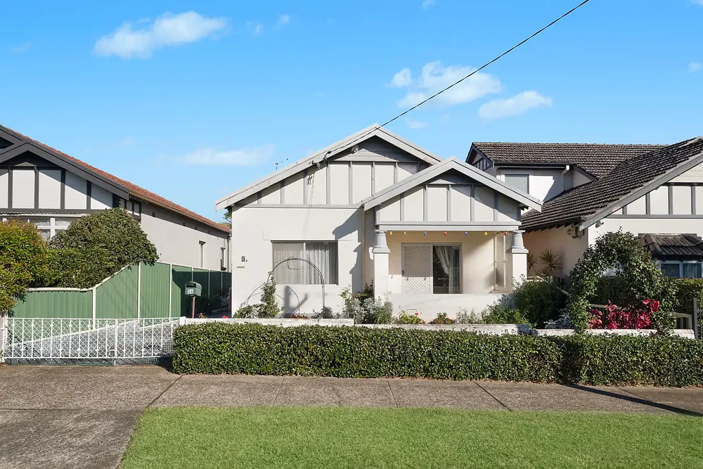 5A Henderson Road, Bexley, NSW 2207