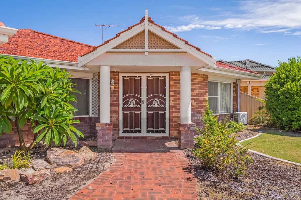 Waikiki 5 Bedroom Family-Friendly Living with Pool and Alfresco in Tranquil Cul-De-Sac