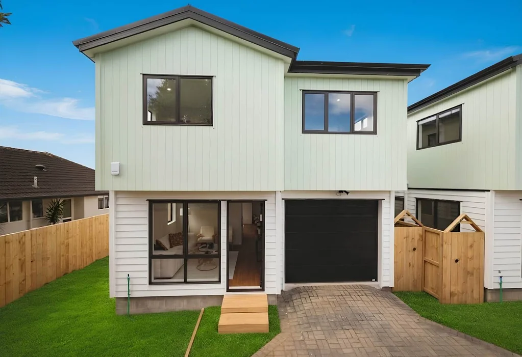 Takanini 4 Bedroom Brand-New Family Living in Central Takanini