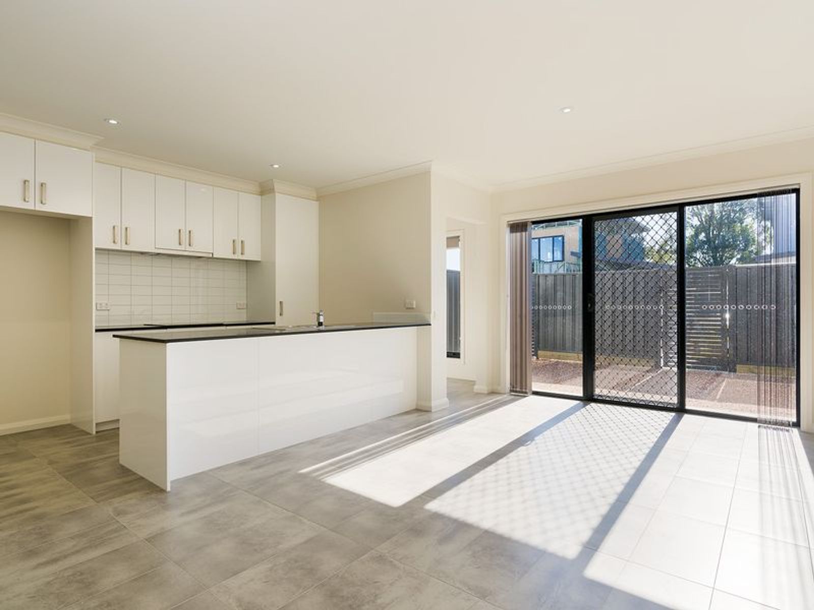 UNIT 3 23A SMITH ST, NORTH BENDIGO VIC 3550, 0 غرف, 0 حمامات, Unit