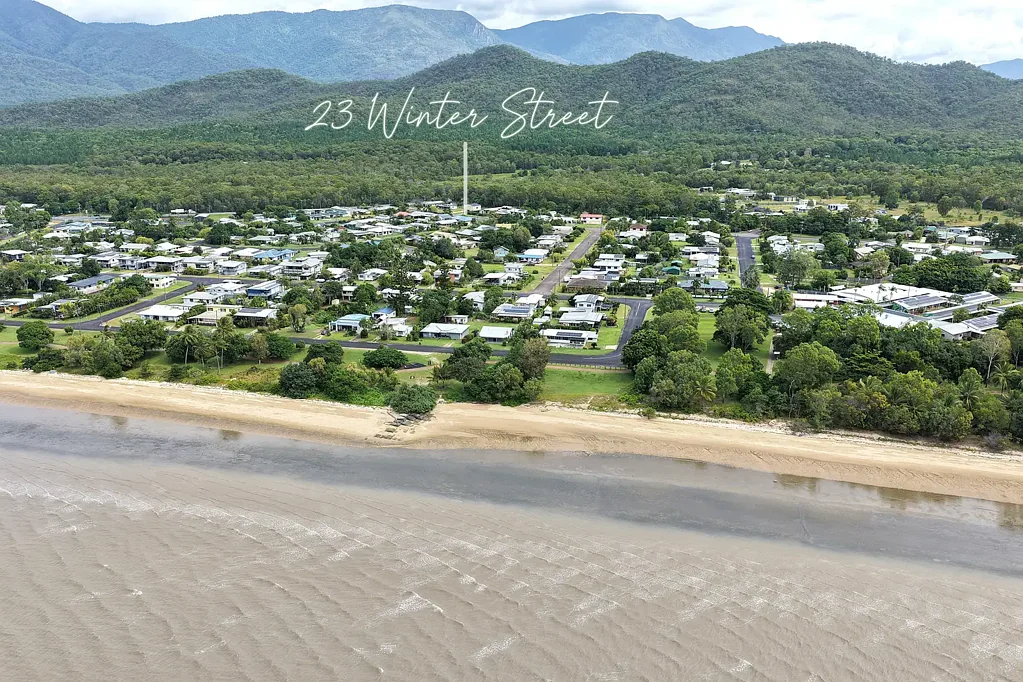 Cardwell 3Zimmer Beachside 3 bedroom, 2 bathroom residence with large shed – space for caravans & boats