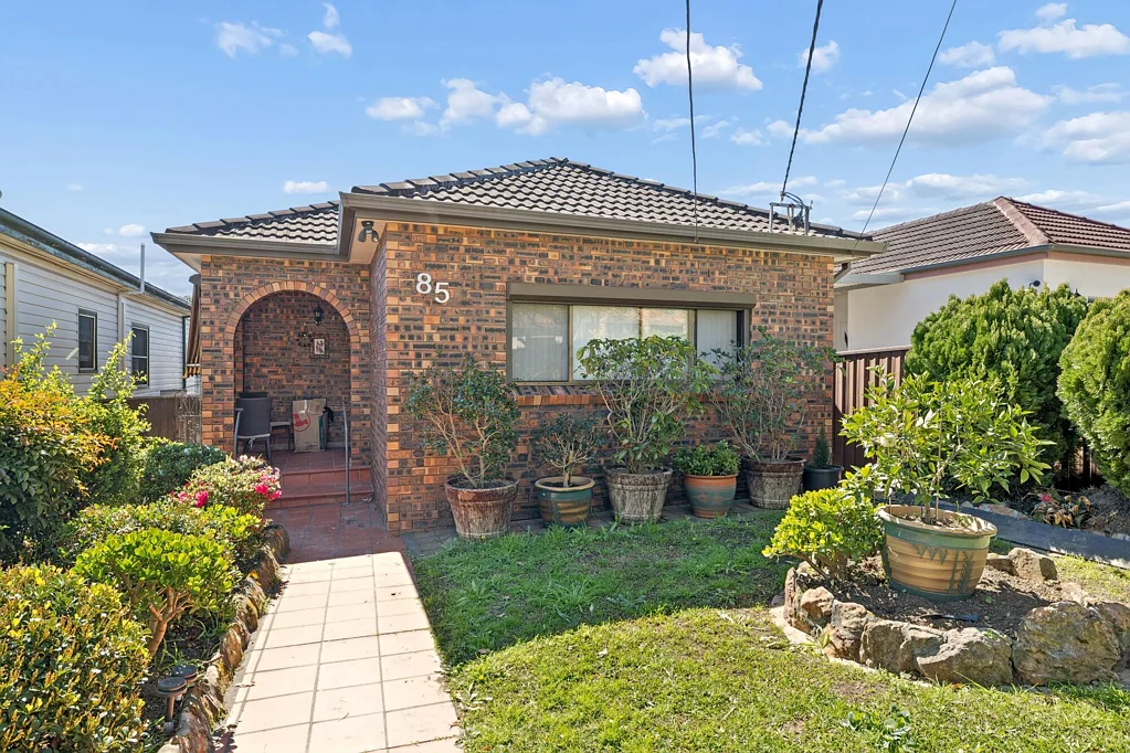 Auburn 3房 双向出入，适合家庭的地理位置 Dual Access & Family-Friendly Location