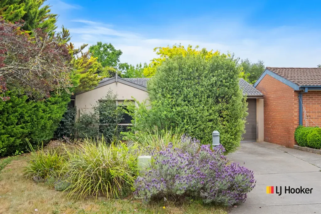 Three bedroom home big backyard in sort after Palmerston