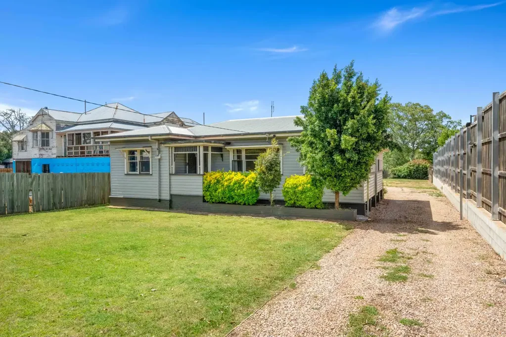 Renovated Cottage with a Spacious Yard!