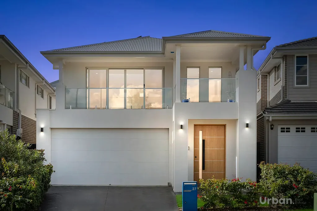 Marsden Park 5 Bedroom Exemplary Luxury Home, Short walk to Melonba K-12