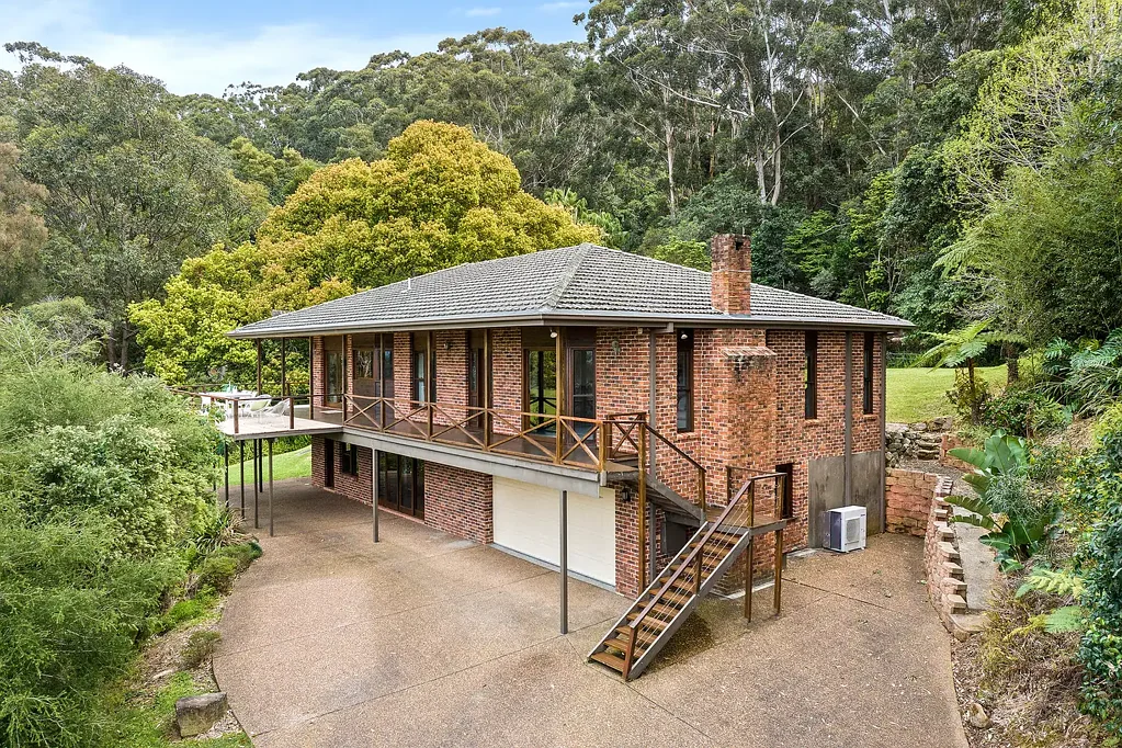 Thirroul 5 Slaapkamer Acreage oasis complete with palatial family home