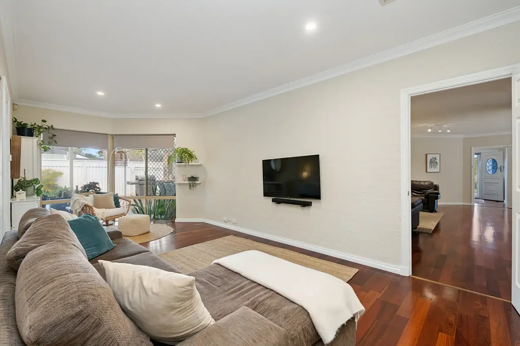 Duncraig 4ਬੈੱਡਰੂਮ Commanding Family Entertainer with Room for Everyone