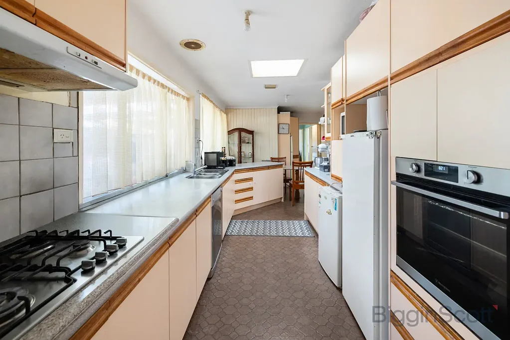 Comfortable Living in the heart of Deer Park