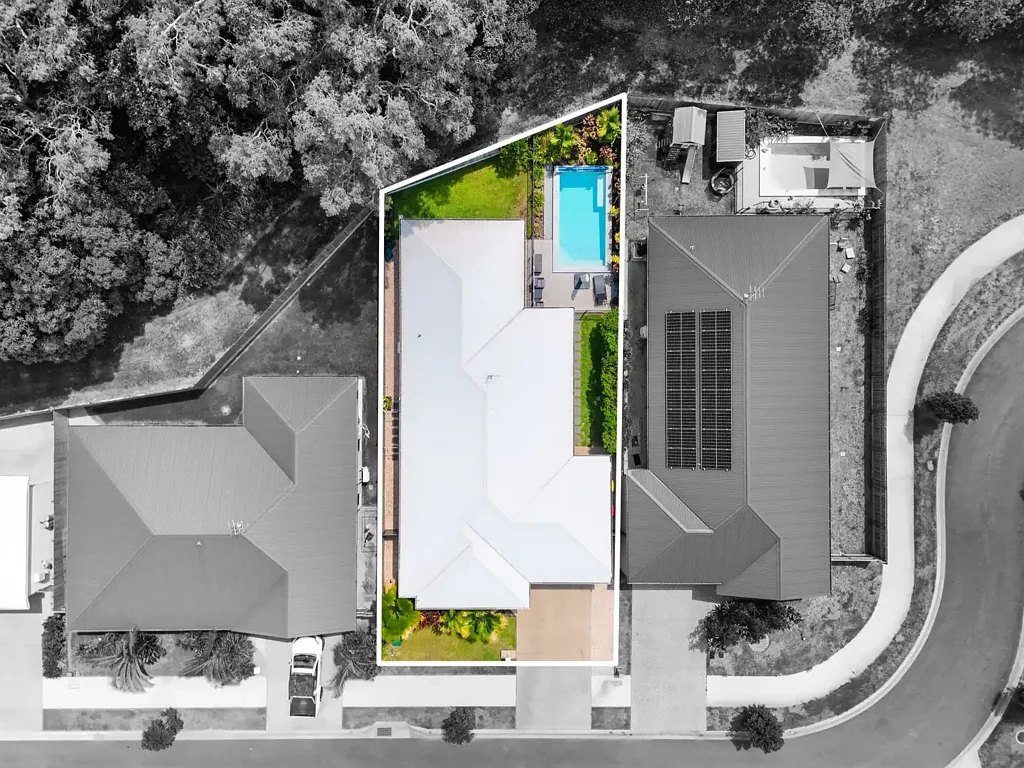 Mount Peter 4બેડરૂમ Stylish, Near-New Living in Mt Peter Estate