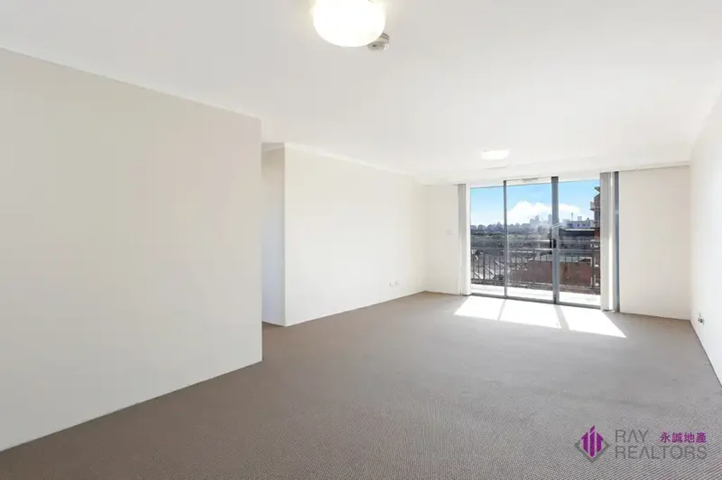 Spacious Modern Two Bedroom Apartment Near UNSW
