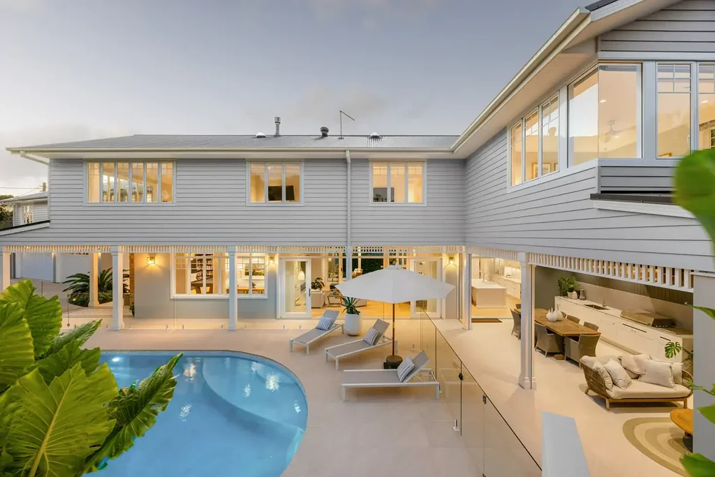 Yaroomba 6 Bedroom Exclusive Beachside Enclave
