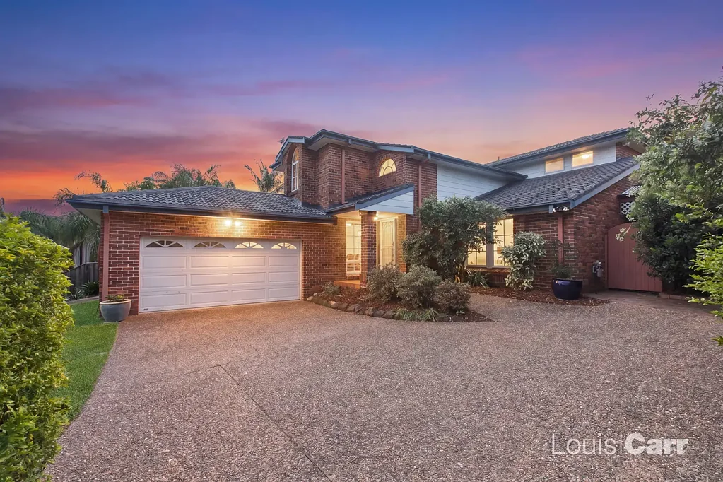 Dural 5房 轻松生活的多代同堂居所：隶属 Oakhill Drive Public 和 Cherrybrook Technology High School 学区 Easy Living Multi-Generational Retreat: Zoned Oakhill Drive Public & Cherrybrook Technology High School