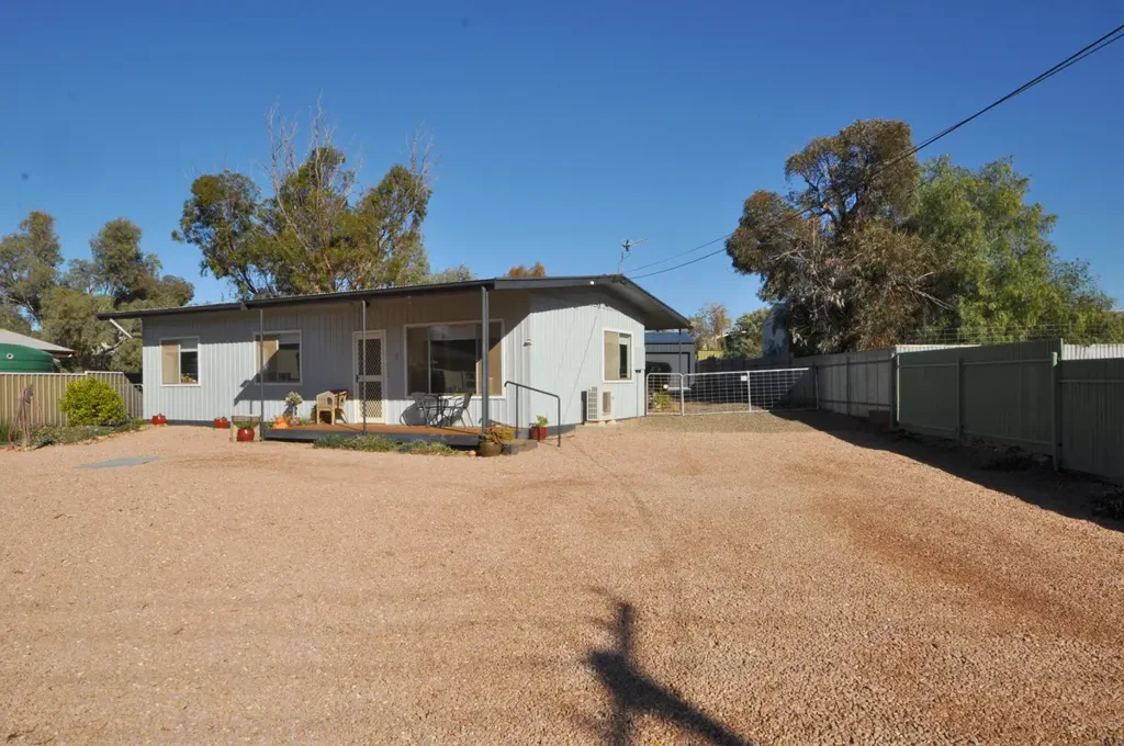 2 East Terrace, Quorn, SA 5433
