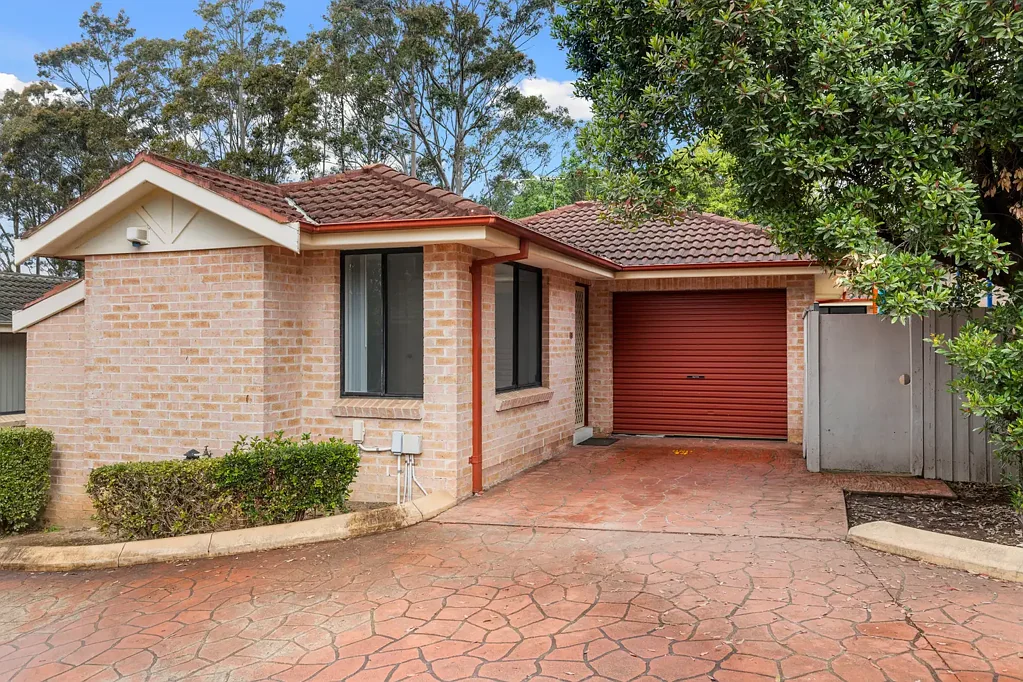 Greystanes 3ਬੈੱਡਰੂਮ LARGE VILLA WITH EASY-CARE LIVING