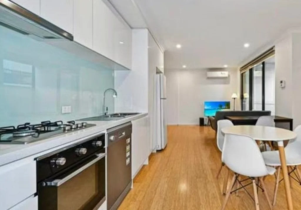 North-East Unique Corner Stylish Burwood Apartment in Mount Waverley School Zone