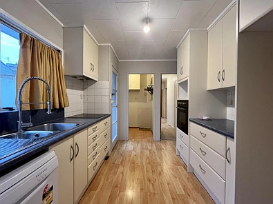 Available NOW!! Cozy 3-Bedroom Home