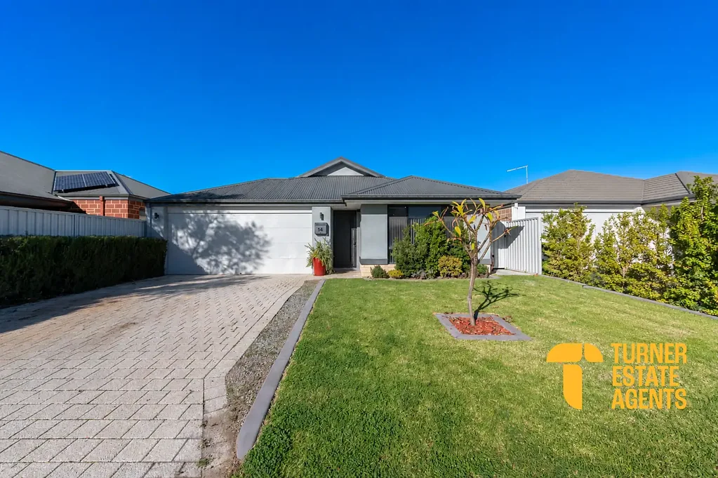 Brabham 4Kwarto The Family Home That Does It All, Theatre, Studio & More