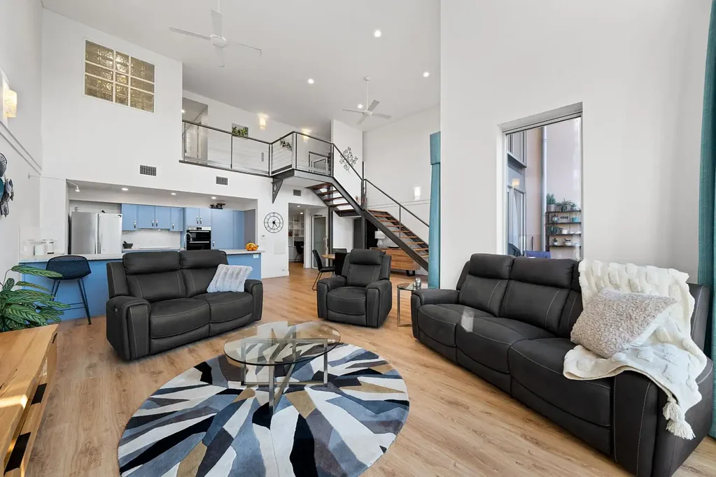 Adelaide 3Kwarto Amazing 3 Bed Loft Style Apartment with Internal Lift + 2 Car Parks!