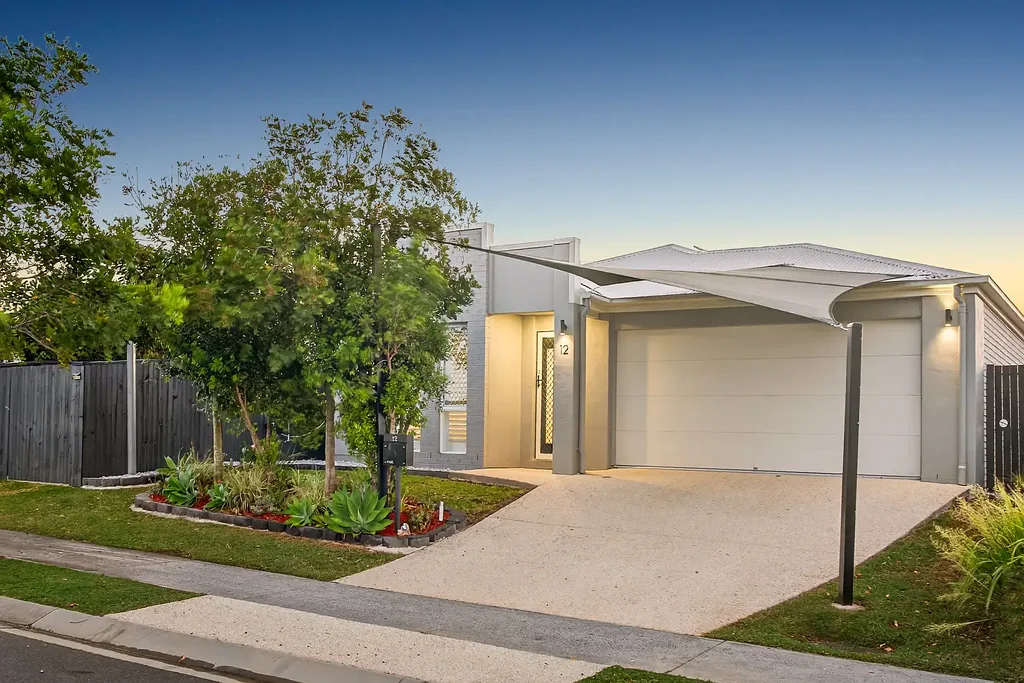 Redbank Plains 4Moenga Ready To Park The Caravan Or Boat - Move In Ready Lifestyle Home Perfect For Entertaining