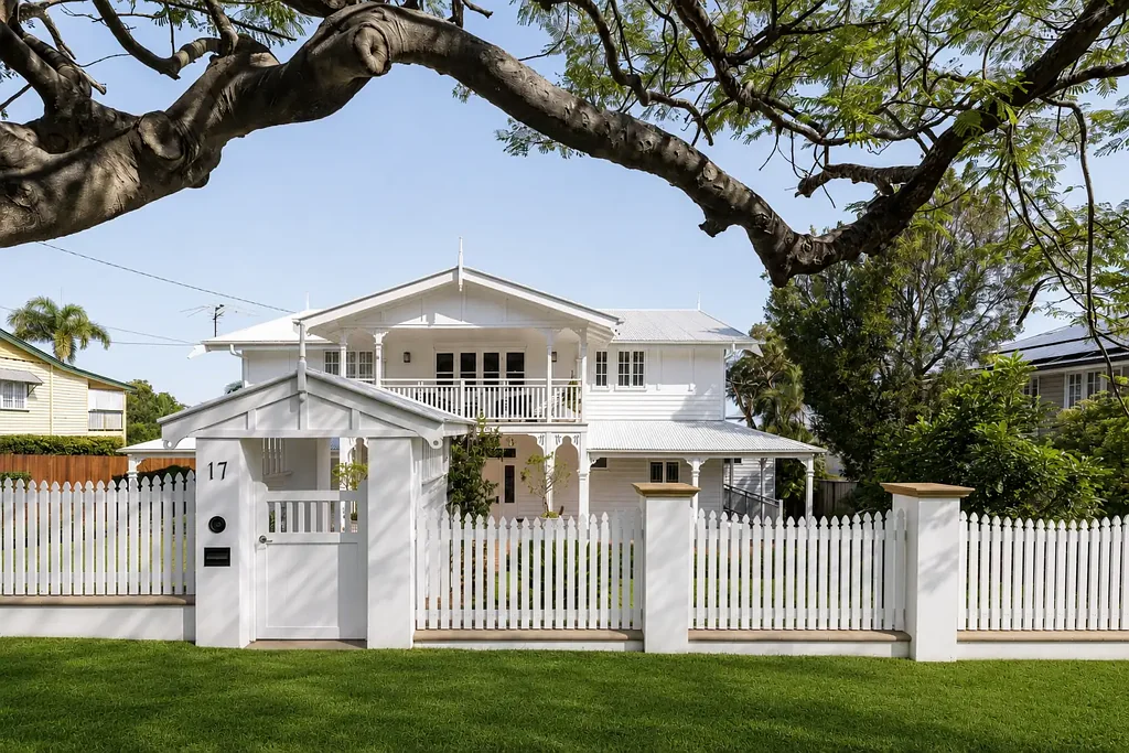 Wavell Heights 6غرفة نوم Timeless Elegance for Family Living