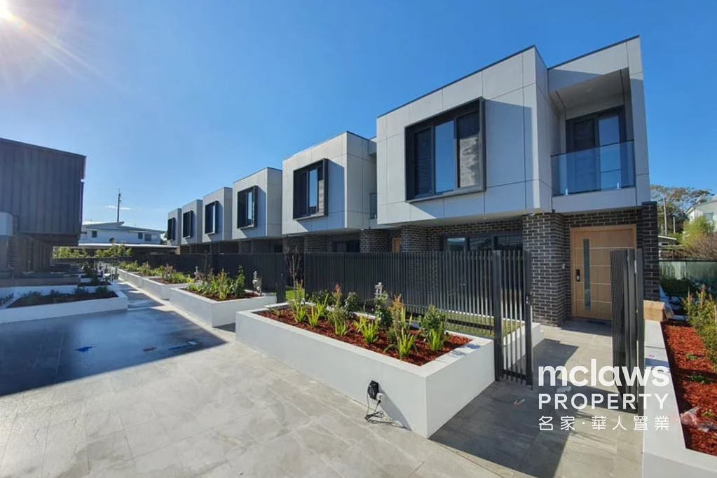 Architecturally Designed Luxury Townhouse in Prime Miranda Location