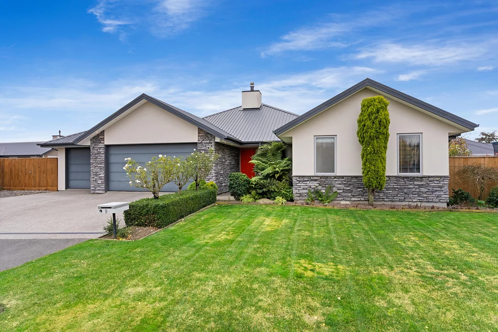 Rolleston 4房  Magnificent home, gardens and triple garage