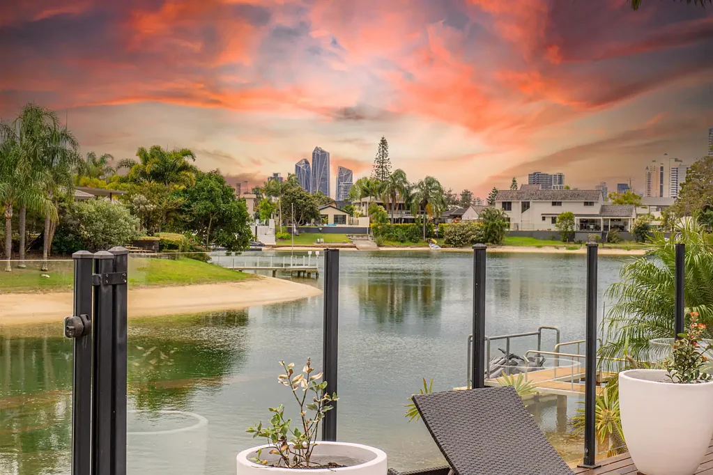 Broadbeach Waters 4部屋 Waterfront Sanctuary in the Heart of Broadbeach Waters