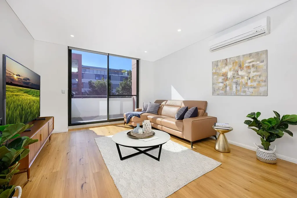 St Ives 2 Bedroom IT’S ALL ABOUT LIFESTYLE!! STROLL TO SHOPS & CAFES!!