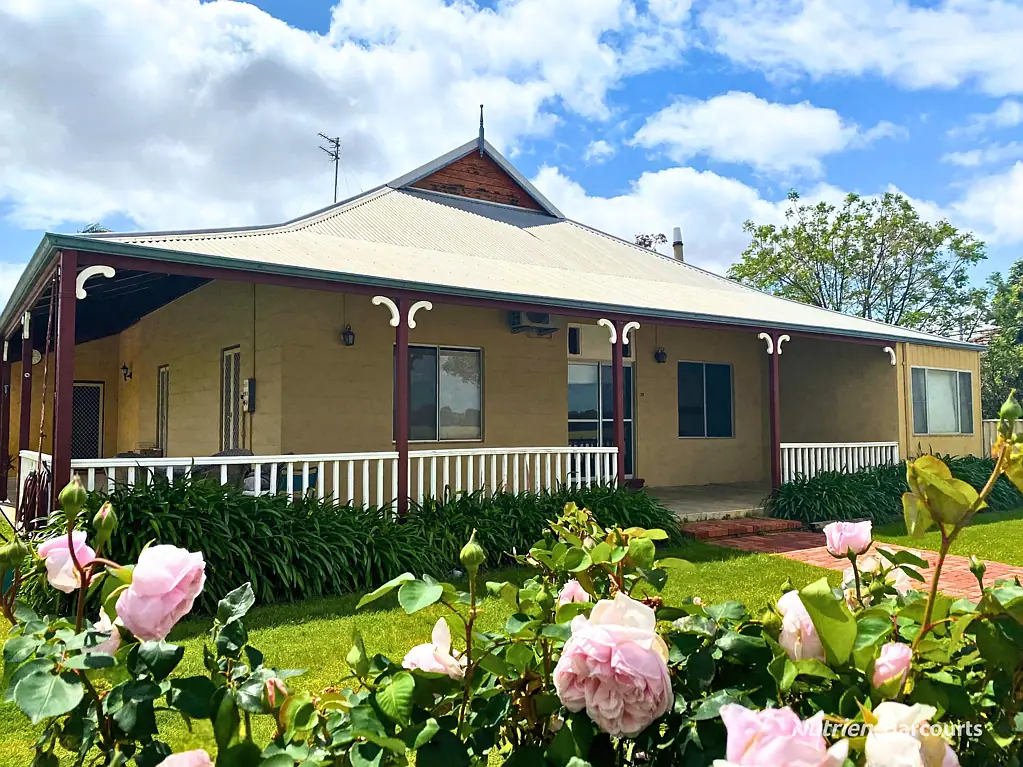 73 Rason Street, Kellerberrin, WA 6410