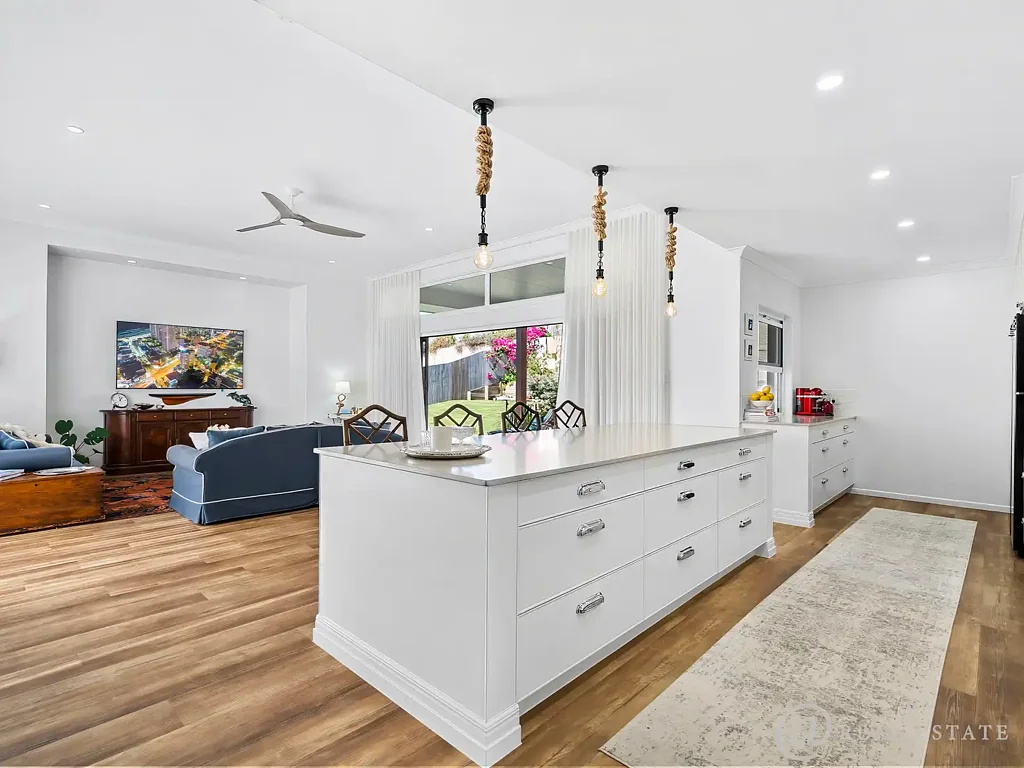 Lammermoor 4 Bedroom Effortless Coastal Elegance 
on a 1205m2 allotment