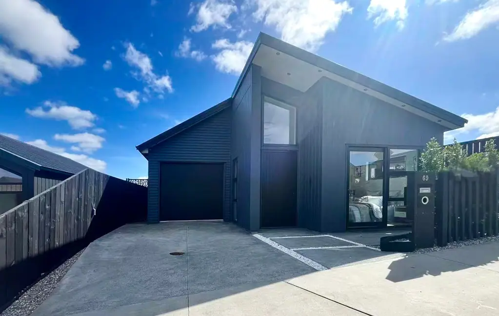 Orewa 4બેડરૂમ Fresh, Modern & Ready to Move In
