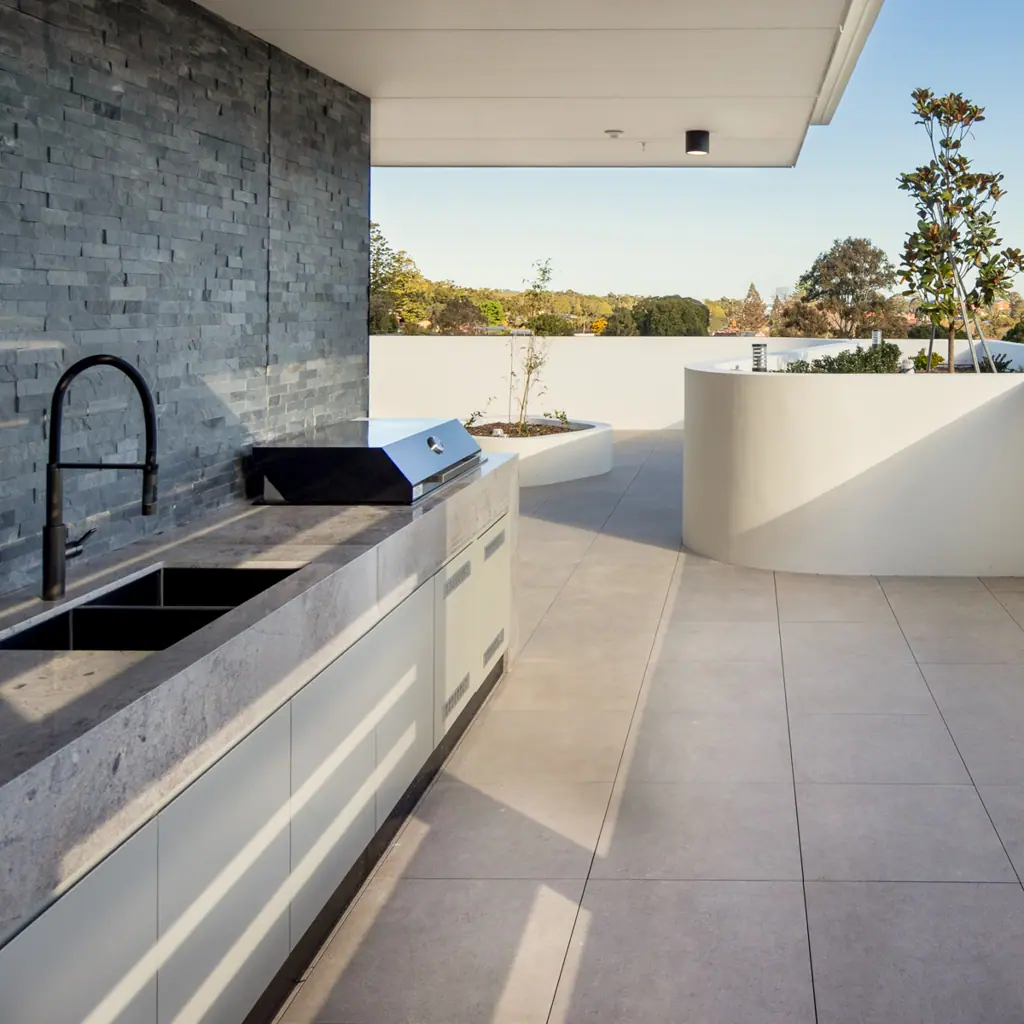 Burwood North-East facing corner unit with ample natural lights