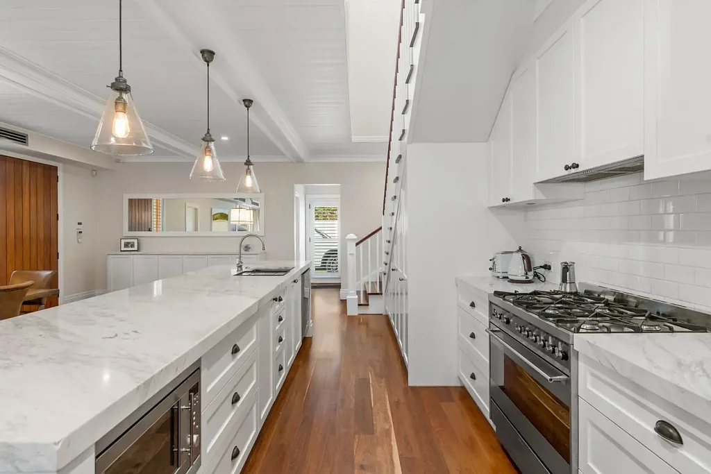 Large Hampton Style Home In a Sought After Location!