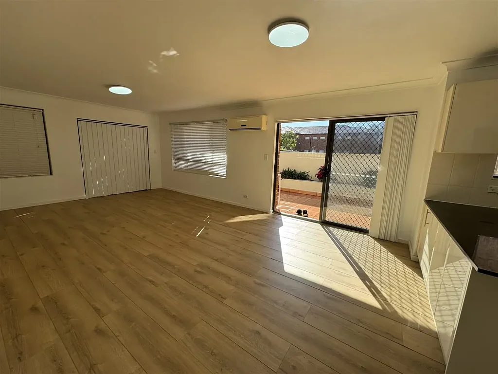 Liverpool 2 Bedroom Modern Executive Apartment  Light-Filled, Home comfort  Mins to Liverpool Station