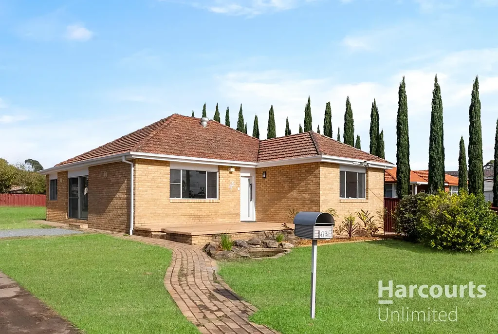 Doonside 3房  Contemporary Designer Home with Large 1214sqm Block - Subdivide or Live Grand!
