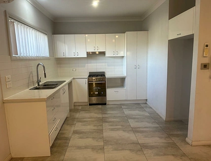 93 Wyong Street, Canley Heights, South Western Suburbs, 4房, 3浴, Apartment