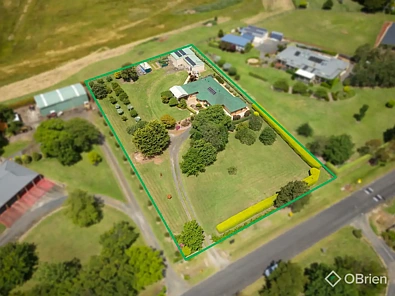 Drouin 4chambre Exceptional Family Home with Views, Shedding & Privacy