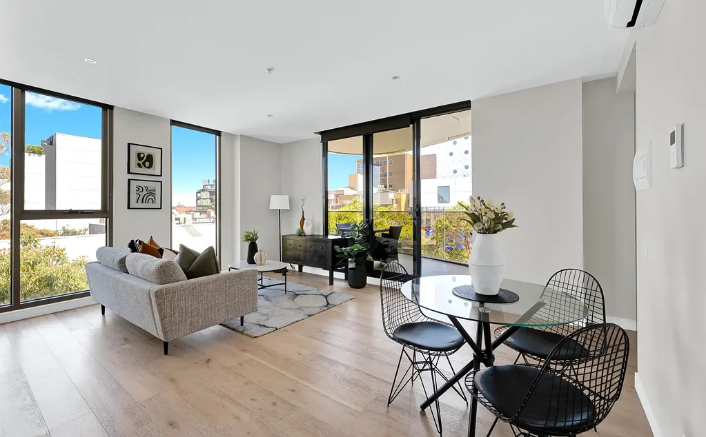 Hawthorn 2ਬੈੱਡਰੂਮ Sophisticated 2-Bedroom, 2-Bathroom Apartment with Secure Car Space & Two Storage Cages – Prime Hawthorn Position Opposite Swinburne!