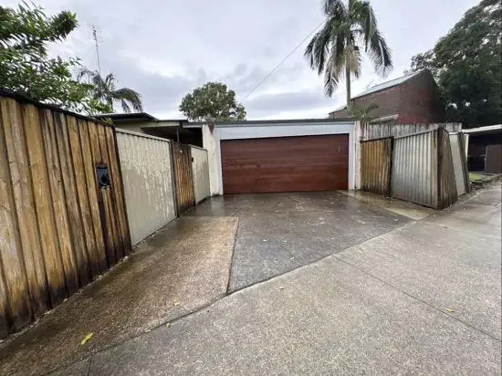 CHARMING HOME WITH LARGE FENCED YARD