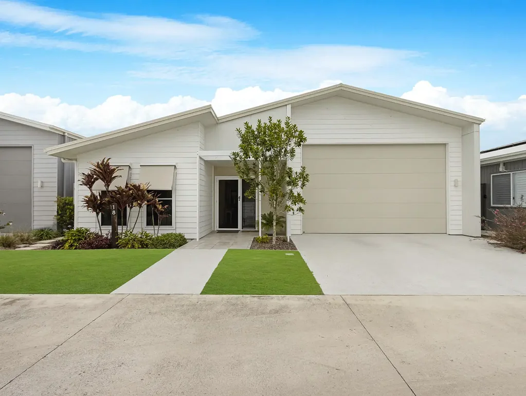 Eli Waters 2 Bedroom Experience Luxury & Lifestyle at Thyme Hervey Bay