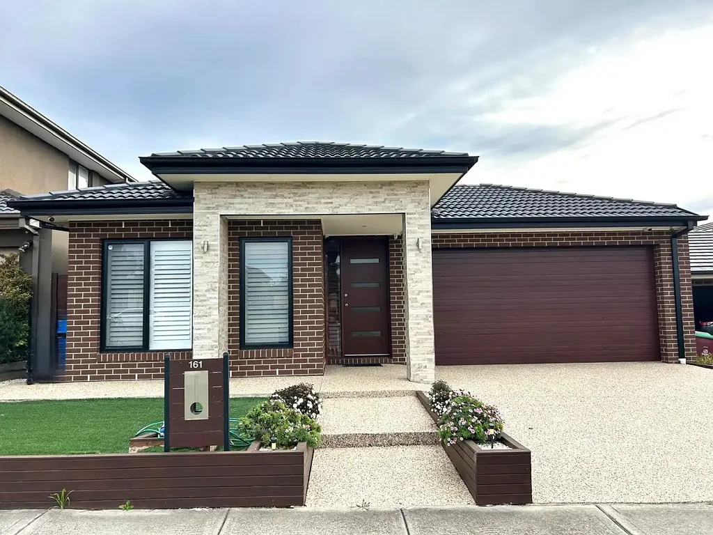 Well-Located 4-Bedroom Family Home Close to Schools & Transport!!