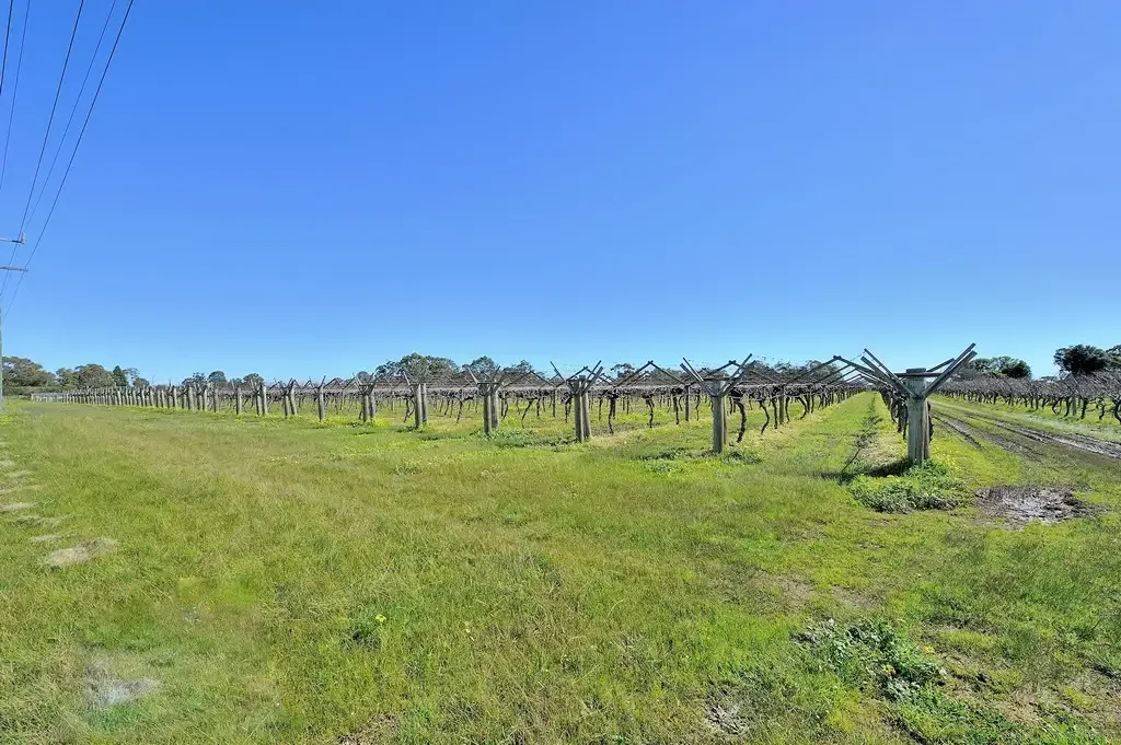 37 De Burgh Road, Caversham, WA 6055