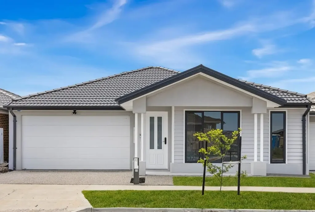 30 Coolangatta Drive, Mickleham, VIC 3064