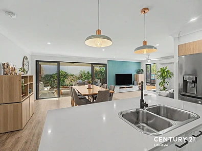 63 Meredith Crescent, Baringa, QLD 4551, 4房, 2浴, House