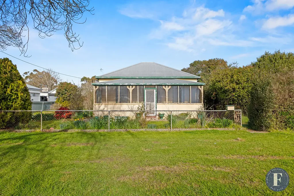 Cootamundra 3 Slaapkamer Generous Block with Outstanding Potential